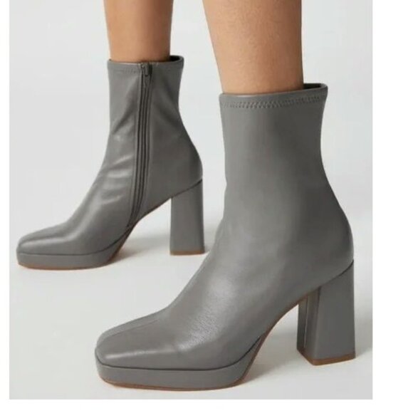 Steve Madden Desiree Gray Platform Ankle Boots Women's Size 9.5 New in Box - Picture 1 of 7